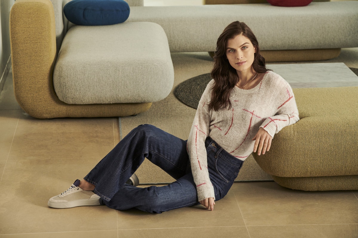BRAX_fall_winter_2022_medium_22.03_Brax_Commercial_230_3413